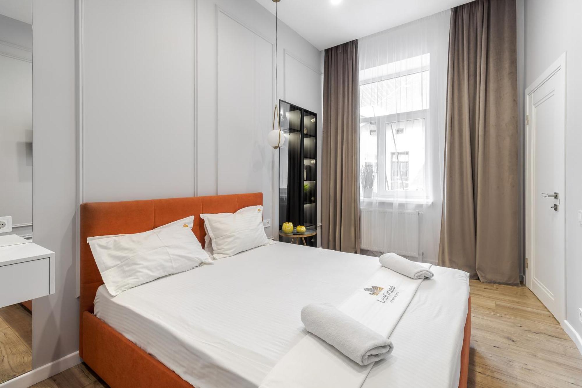 Leogrand Apartments On Leontovycha 17 Lviv Eksteriør billede